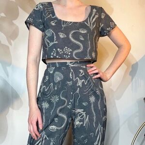 Cosmic Drifters Women's Skeletal and Plants Crop-top NWT